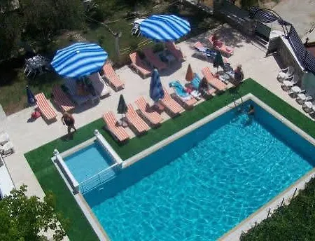 Golden Apartahotel