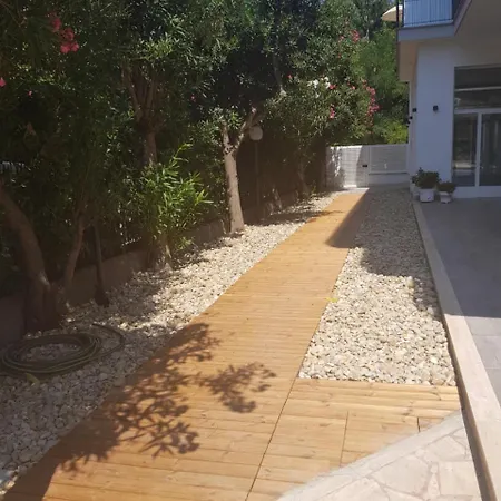 Golden Aparthotel